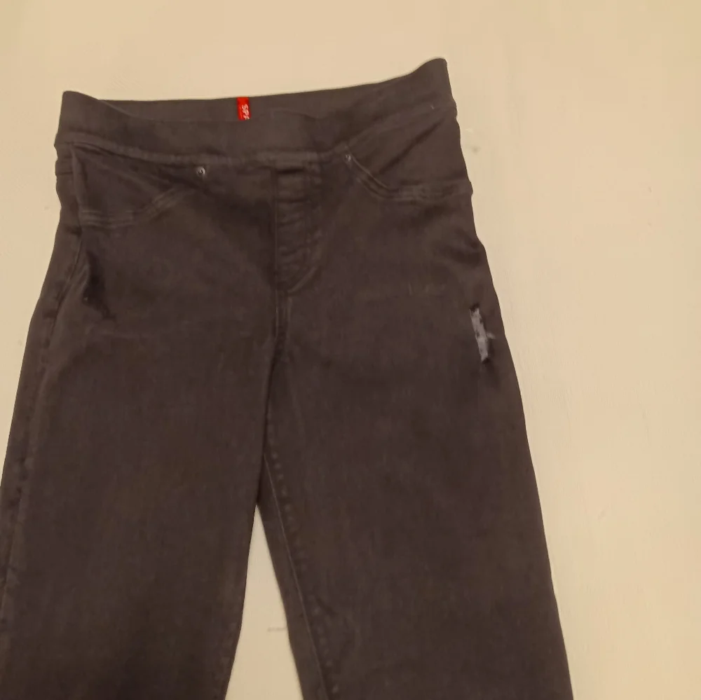 Spanx Vintage Black Distressed Ankle Jean Leggings Size S - Picture 9 of 11